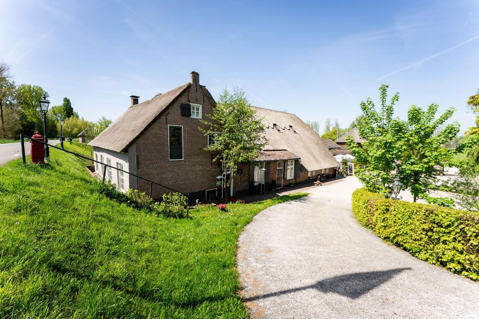 Herberg De Lingehoeve Oosterwijk Eksteriør billede